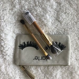 Makeup bag with 2 brushes